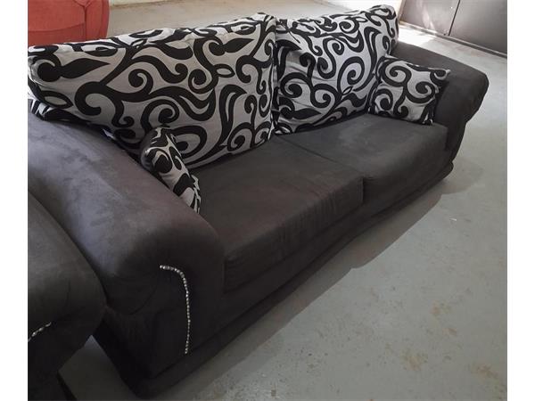 ~/upload/Lots/51517/AdditionalPhotos/wrgr2hzqazlxq/1x een sitplek, 2x 2 sitplekke, Reserve R3000 (1)_t600x450.jpg